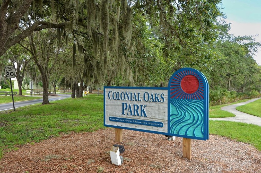 2453 Briar Oak Cir, Sarasota FL  34232-6128 exterior