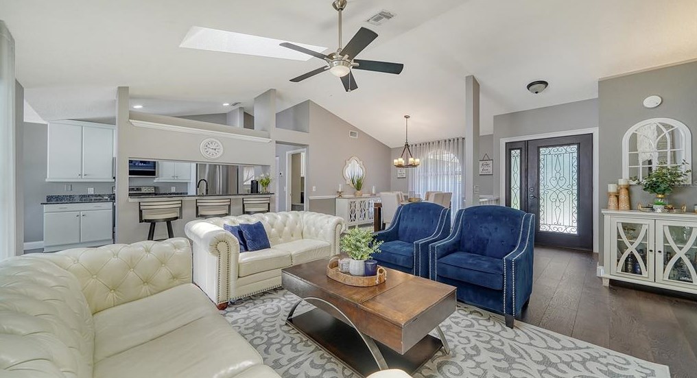 2453 Briar Oak Cir, Sarasota FL  34232-6128 exterior