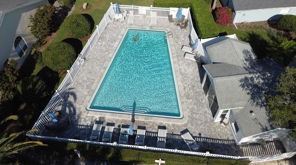 4912 Linsey Ct, Sarasota FL 34243-4556 exterior