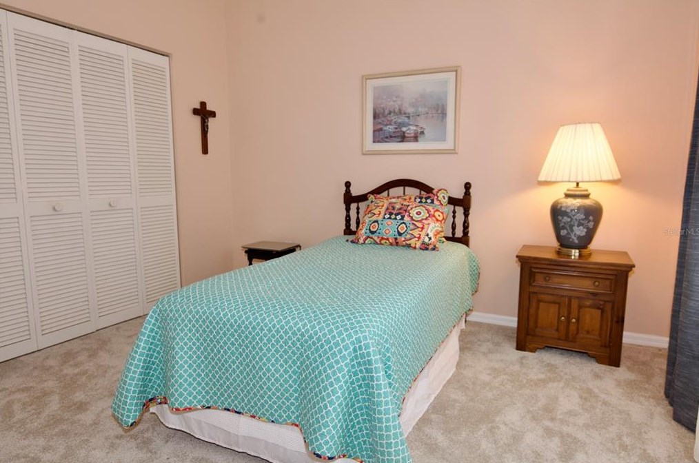 4912 Linsey Ct, Sarasota FL 34243-4556 exterior