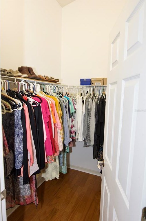 4912 Linsey Ct, Sarasota FL 34243-4556 exterior