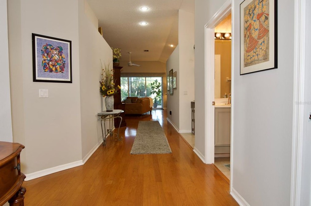 4912 Linsey Ct, Sarasota FL 34243-4556 exterior