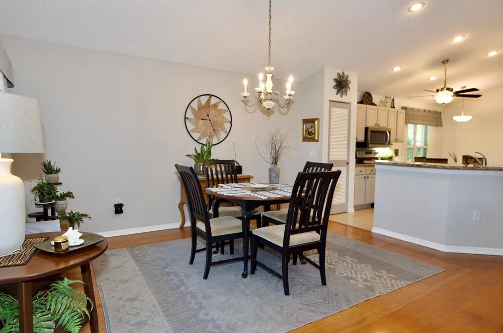 4912 Linsey Ct, Sarasota FL 34243-4556 exterior