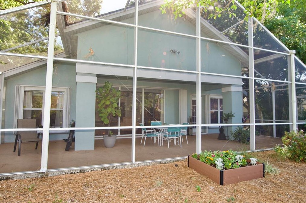 4912 Linsey Ct, Sarasota FL 34243-4556 exterior