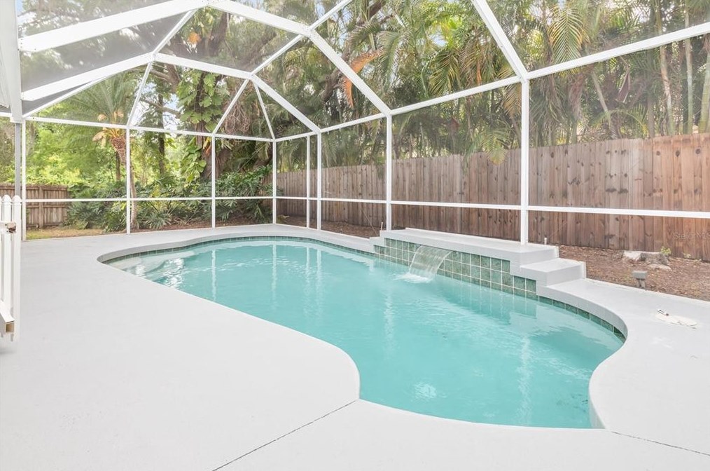 5629 Wilde Oak Way, Sarasota FL  34232-6611 exterior