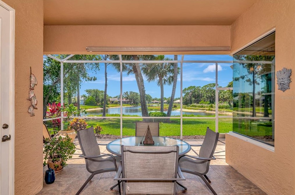 7348 Featherstone Blvd, Sarasota FL 34238-4394 exterior