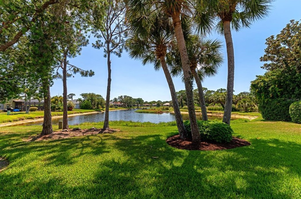 7348 Featherstone Blvd, Sarasota FL 34238-4394 exterior