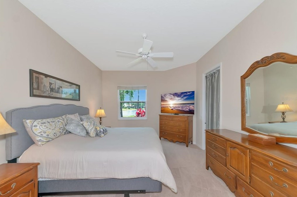 7348 Featherstone Blvd, Sarasota FL 34238-4394 exterior