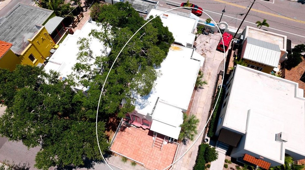 417 Burns Ct, Sarasota FL  34236-7013 exterior