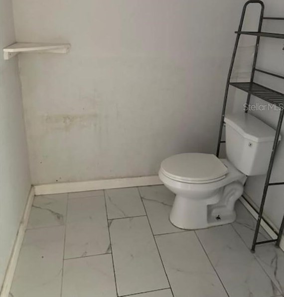 417 Burns Ct, Sarasota FL  34236-7013 exterior