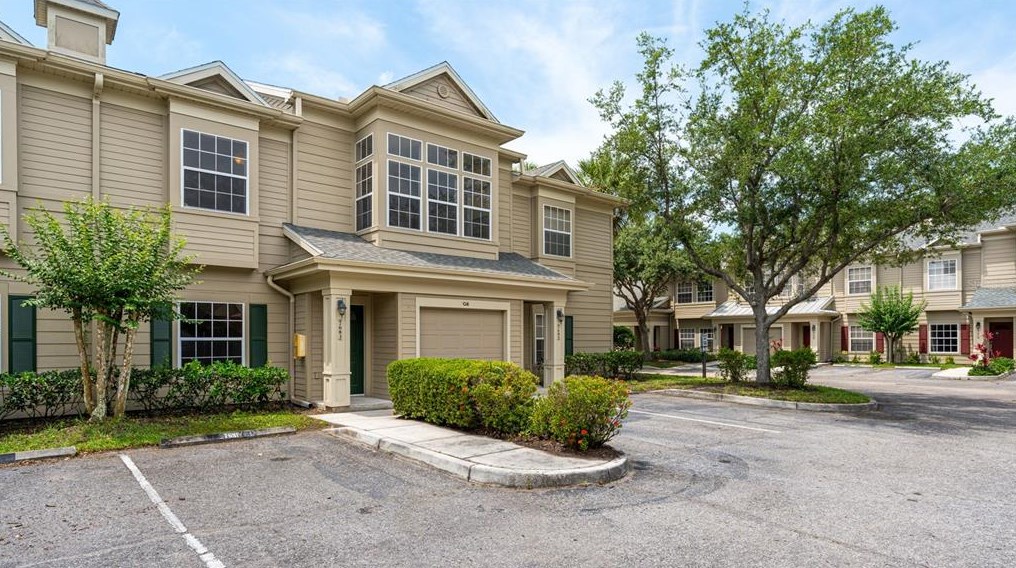 7683 Plantation Cir, Bradenton, FL 34201-2066