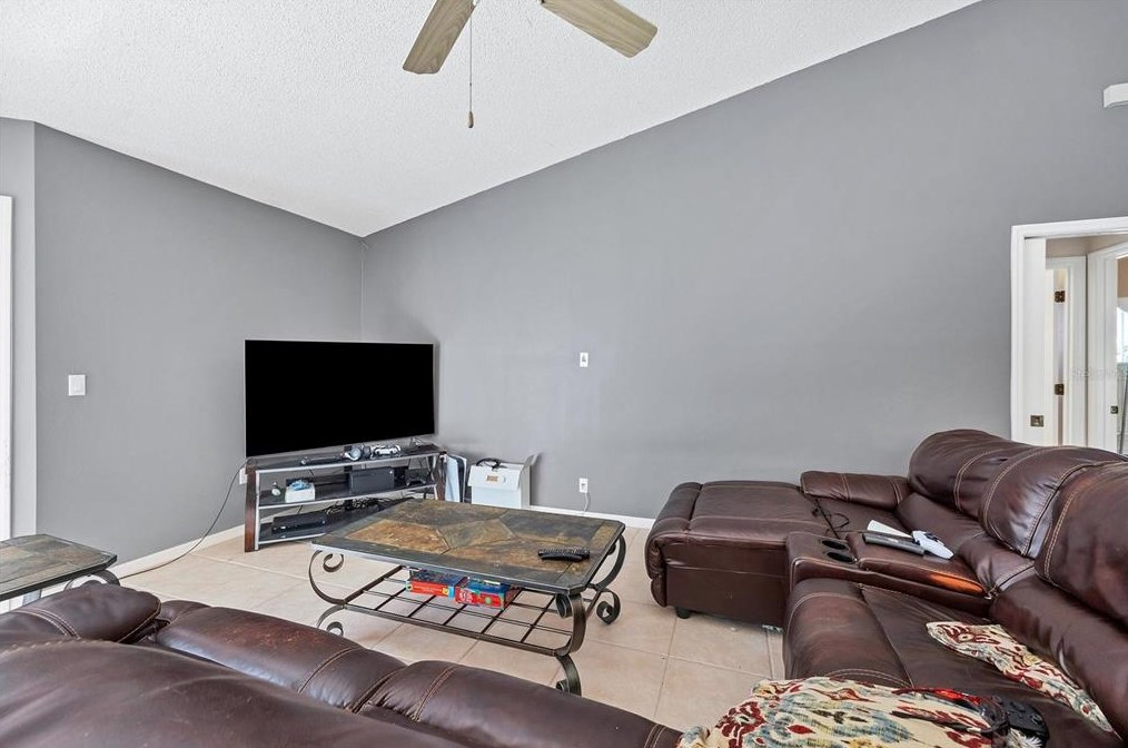 6409 Stone River Rd, Bradenton FL  34203-7817 exterior