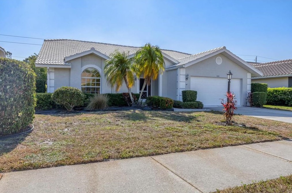 6409 Stone River Rd, Bradenton, FL 34203-7818