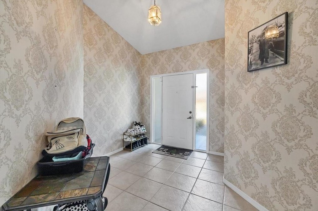 6409 Stone River Rd, Bradenton FL  34203-7818 exterior