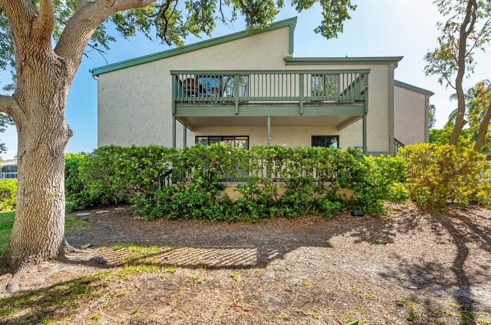 1511 Pelican Point Dr, Sarasota, FL 34231-1711