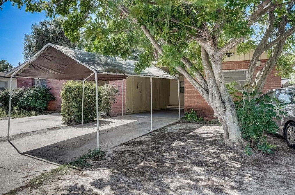 2304 60th Ave, Bradenton, FL 34207-4513