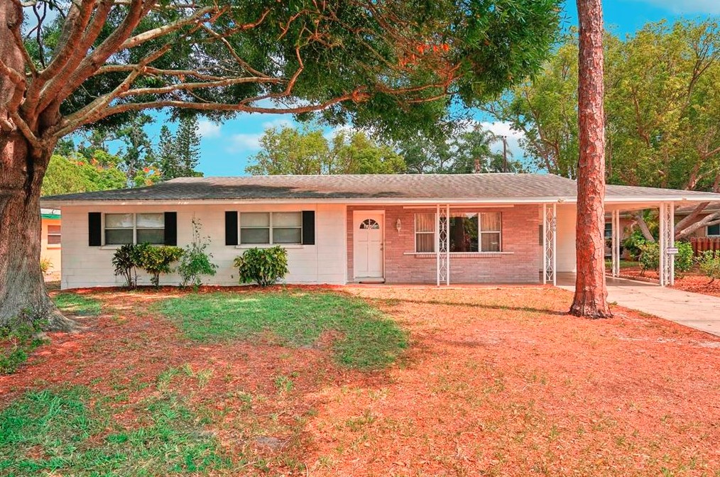 4646 Maceachen Blvd, Sarasota, FL 34233-1701