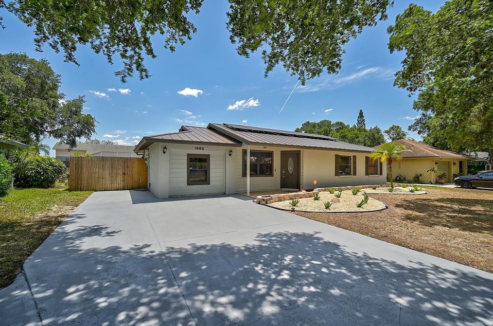 1460 Deer Hollow Blvd, Sarasota, FL 34232-5930