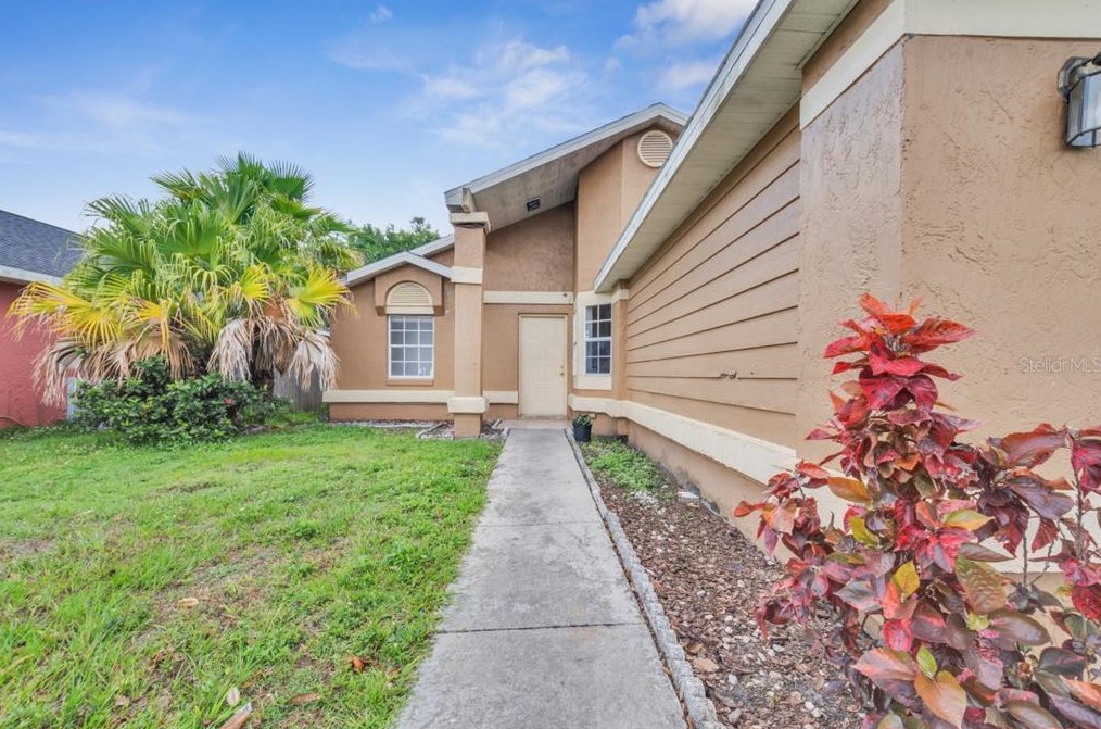 220 Bay Head Dr, Kissimmee, FL 34743