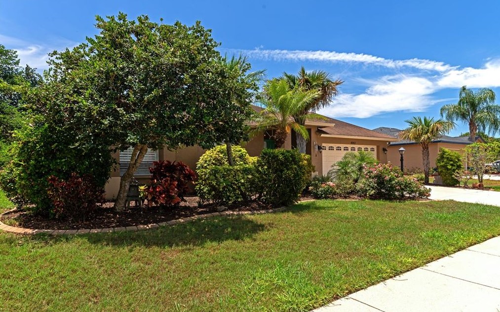 4002 78th Dr, Sarasota, FL 34243-4235