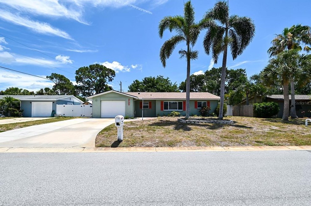 5739 Savannah Dr, Sarasota, FL 34231-4935