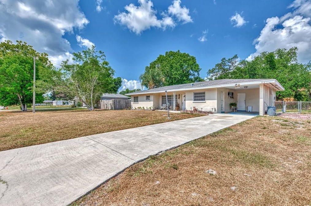 1915 Dudley Pl, Sarasota, FL 34235-8939