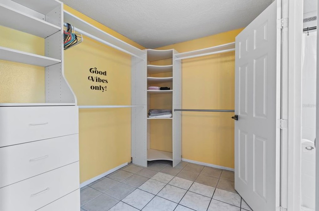 1477 Georgetowne Dr, Sarasota FL  34232-2011 exterior