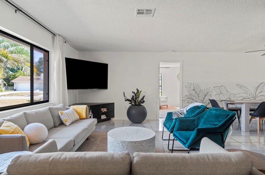 1477 Georgetowne Dr, Sarasota FL  34232-2011 exterior