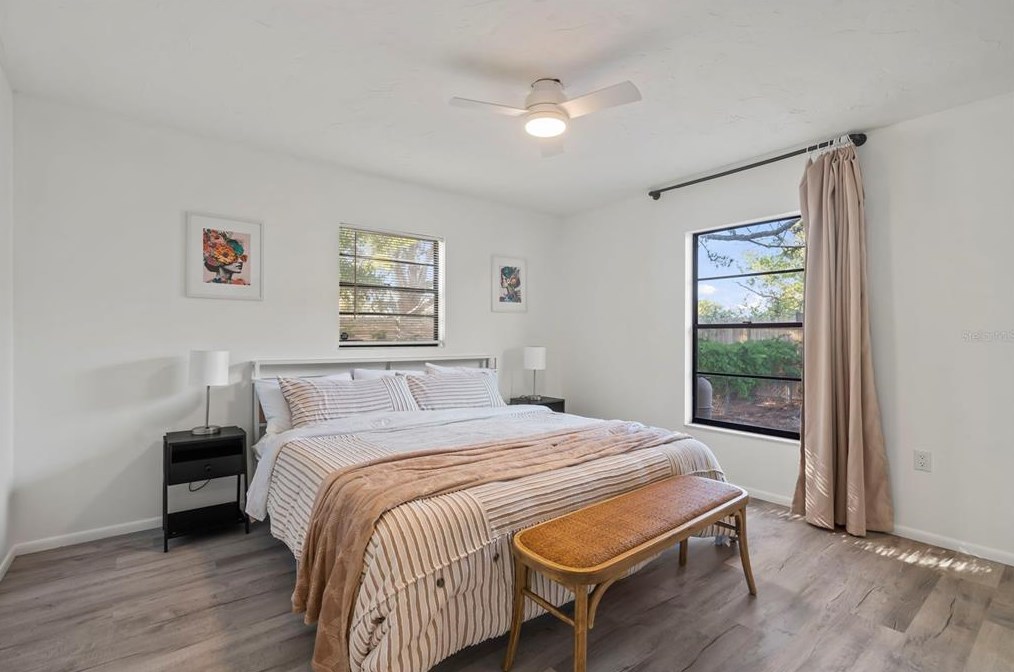 1477 Georgetowne Dr, Sarasota FL  34232-2011 exterior