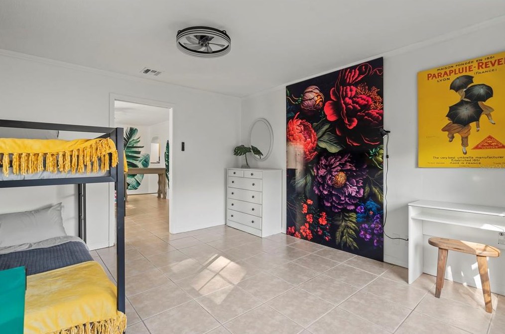 1477 Georgetowne Dr, Sarasota FL  34232-2011 exterior