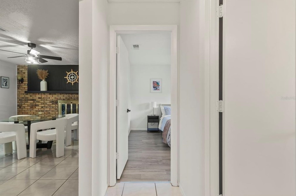 1477 Georgetowne Dr, Sarasota FL  34232-2011 exterior