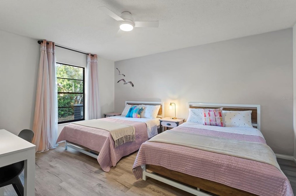 1477 Georgetowne Dr, Sarasota FL  34232-2011 exterior