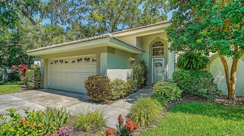 7017 Woodside Oaks Cir, Sarasota, FL 34231