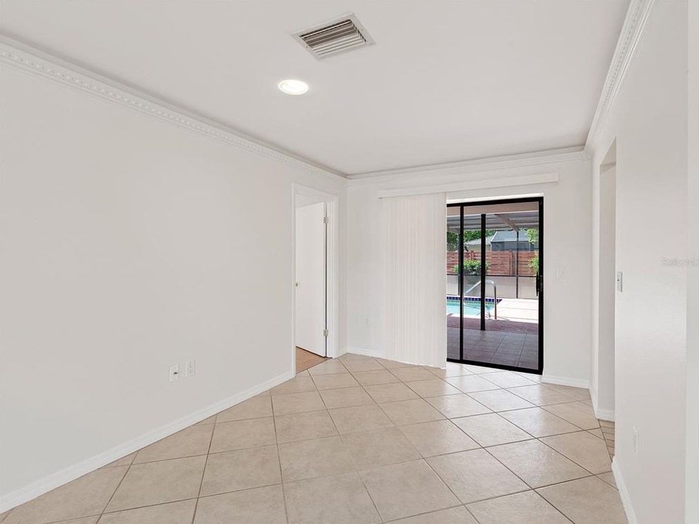 1702 Oak Vw Dr, Sarasota FL  34232-3358 exterior