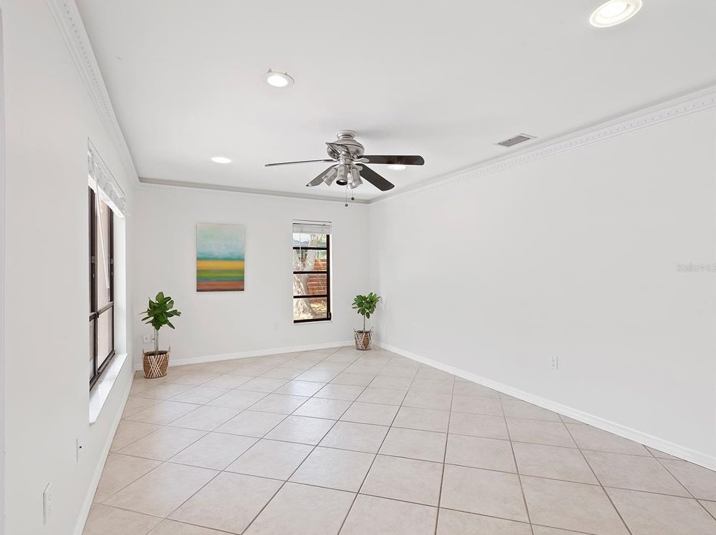 1702 Oak Vw Dr, Sarasota FL  34232-3358 exterior