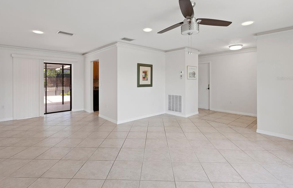 1702 Oak Vw Dr, Sarasota FL  34232-3358 exterior