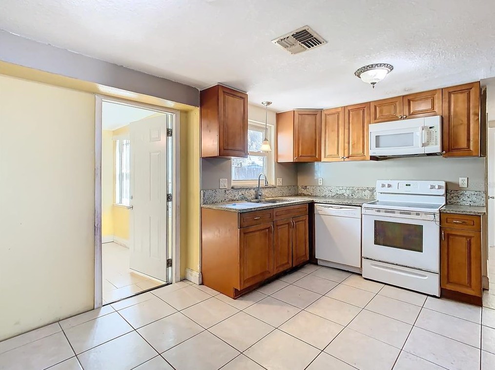 4803 Guardian Ave, Tarpon Springs, FL 34690-5833