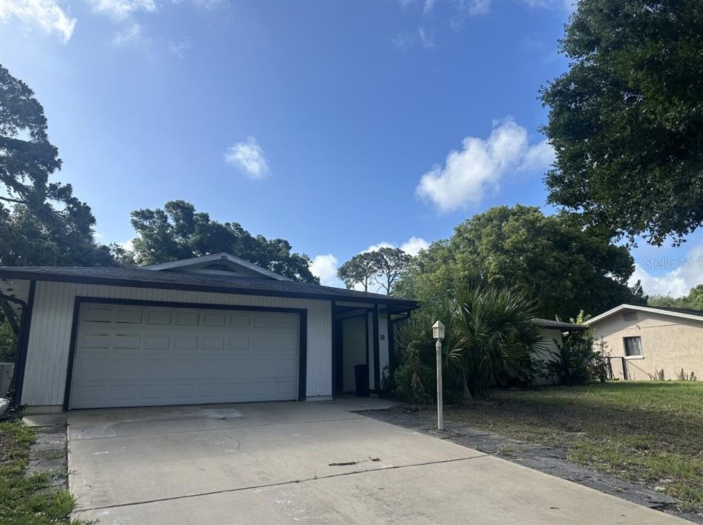 20 Blare Dr, Palm Coast, FL 32137-7313