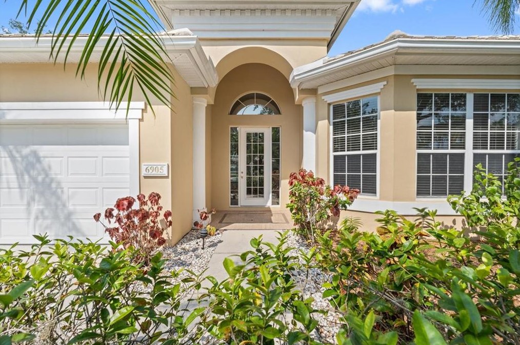 6905 Lennox Pl, Bradenton, FL 34201