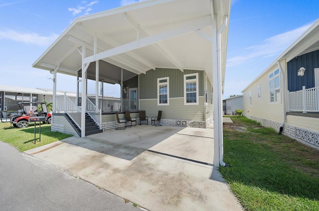 11 Flores Dr, Palmetto, FL 34221