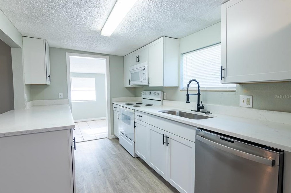 3811 Walnut Ave, Sarasota FL  34234-5540 exterior