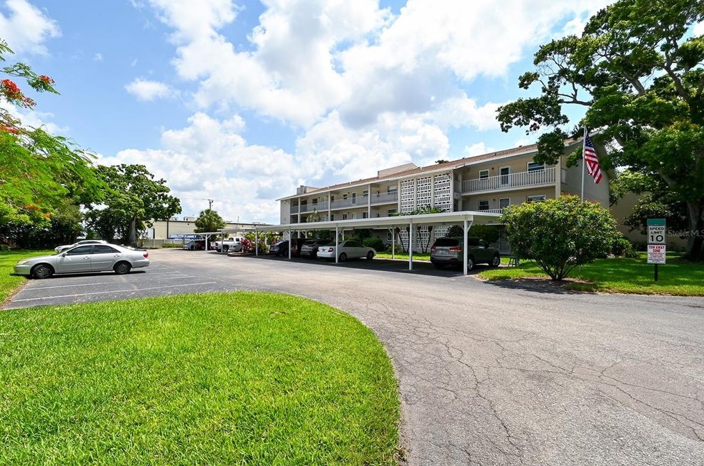 3981 Maceachen Blvd, Sarasota, FL 34233-1181