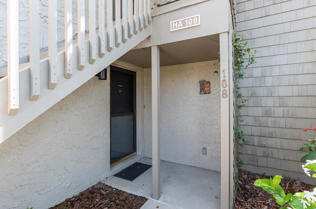 1529 Pelican Point Dr, Sarasota, FL 34231-6735