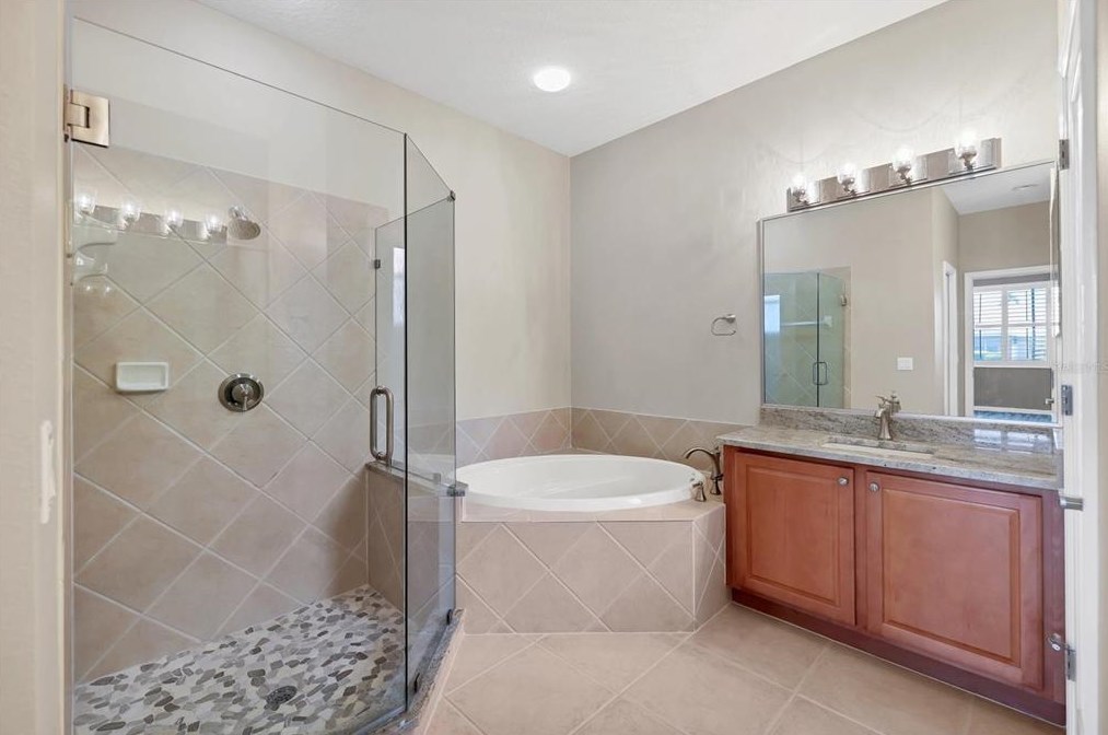 8311 Eagle Is Pl, Bradenton FL  34212-9323 exterior