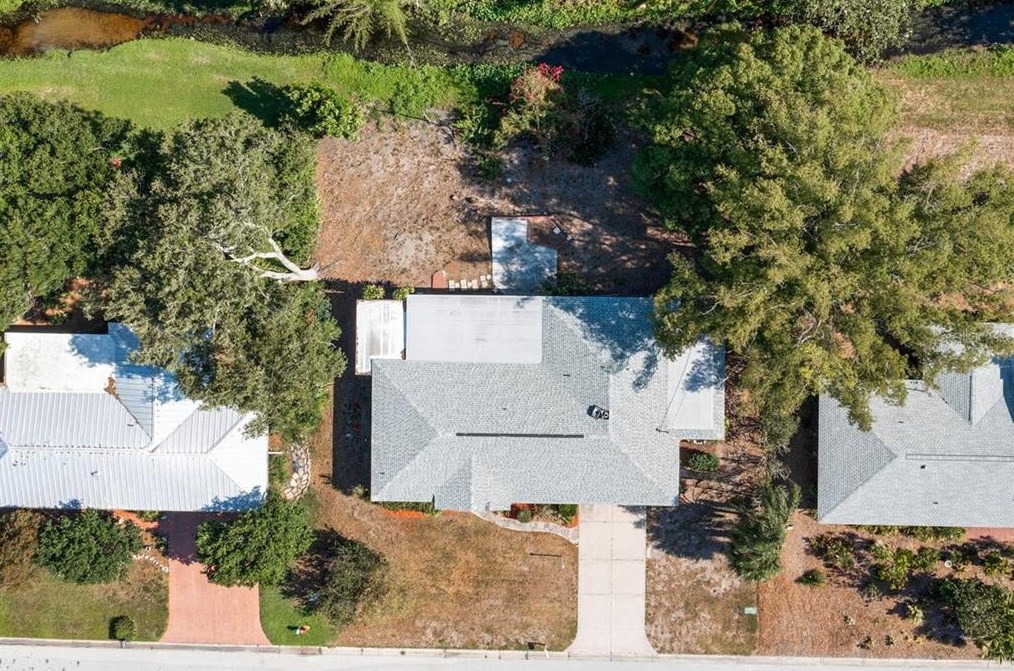2918 Sunnyside St, Sarasota, FL 34239-4233