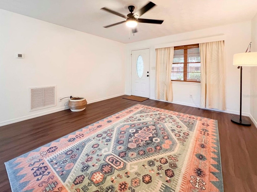2880 Sequoia Ln, Sarasota, FL 34237-7350