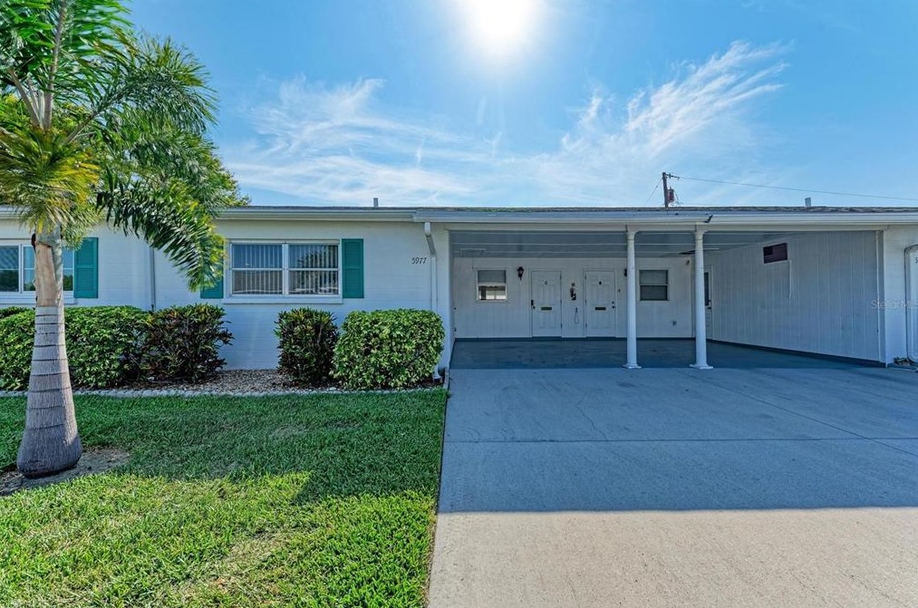 5977 Hibiscus Dr, Bradenton, FL 34207-4456