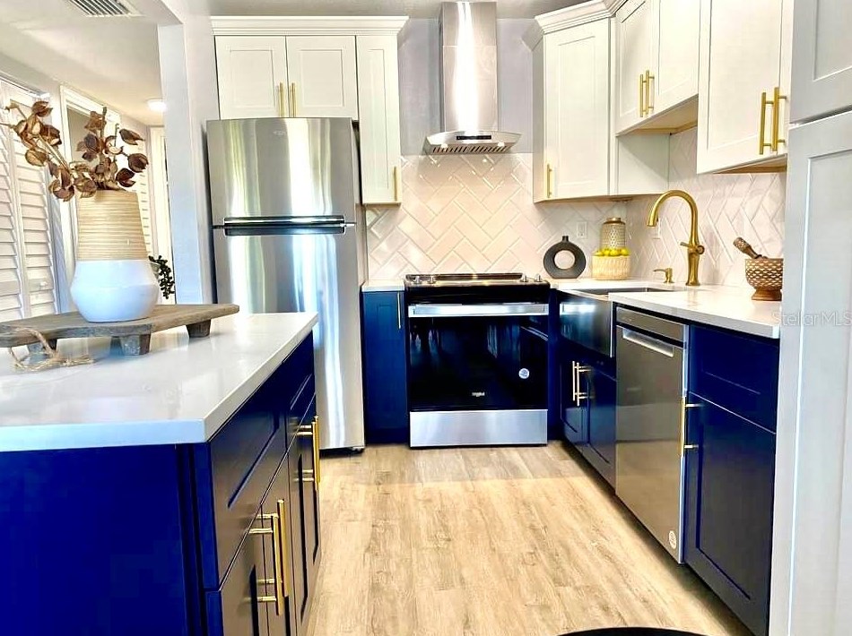 5408 Swift Rd, Sarasota, FL 34231-6208