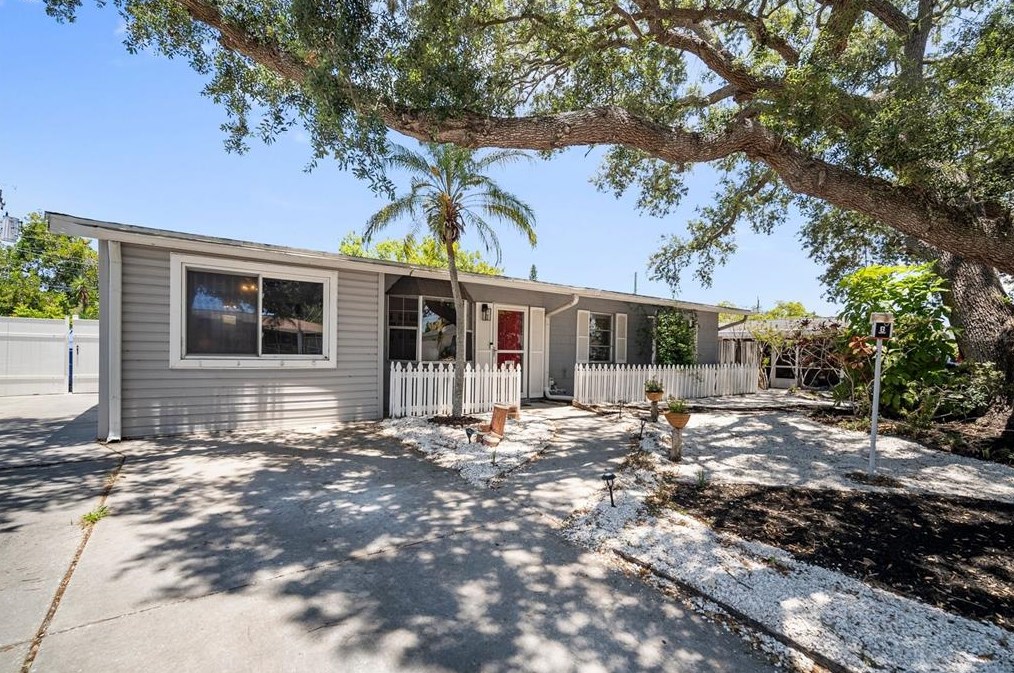2210 25th Ave W, Bradenton, FL 34205