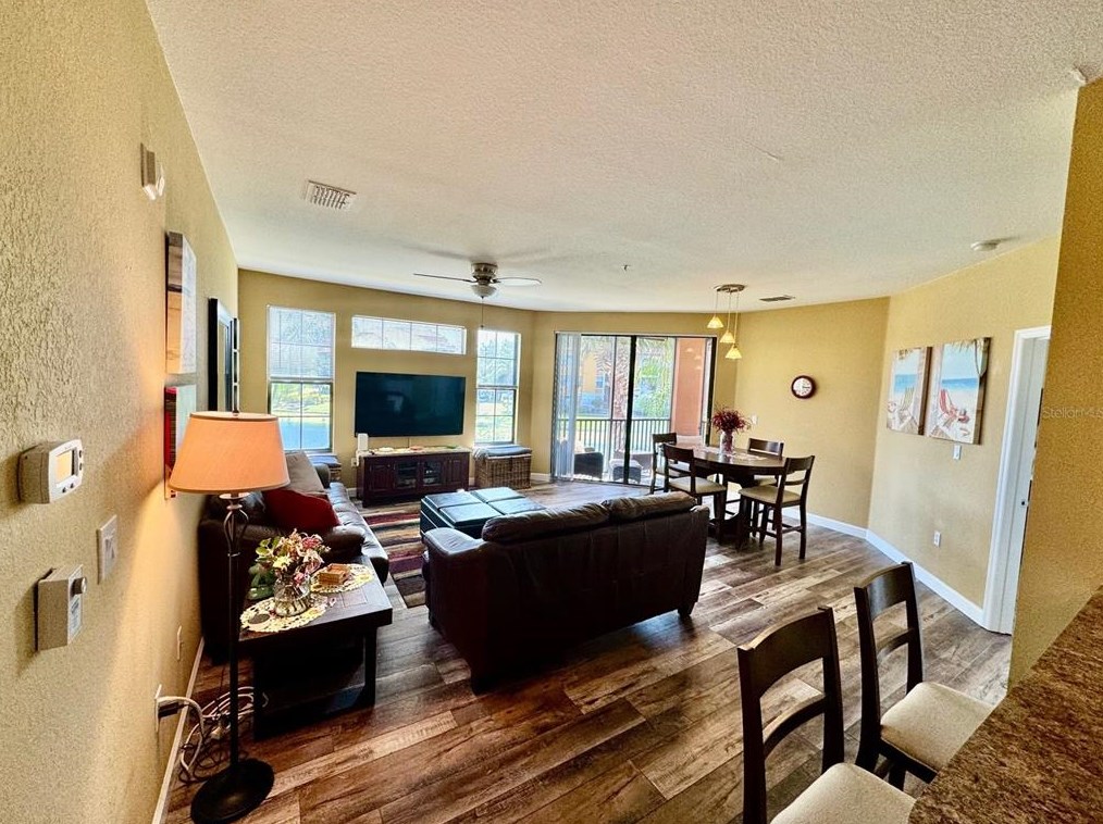 8319 38th Street Cir, Sarasota, FL 34243-3601